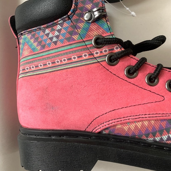 SOLD YES WE VIBE unisex vegan boots shoes Wom 8 - Picture 5 of 6